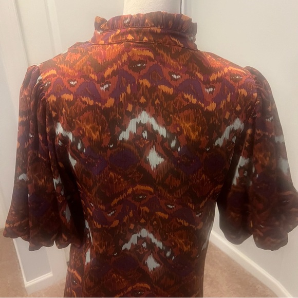 THML  
Nwt 
  
Abstract Blouse In Rust/Pink
Xsmall. - Picture 8 of 13